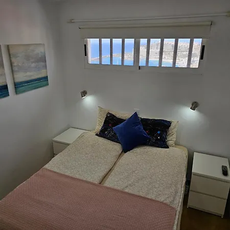 Canarios Iii Seaview Apartment